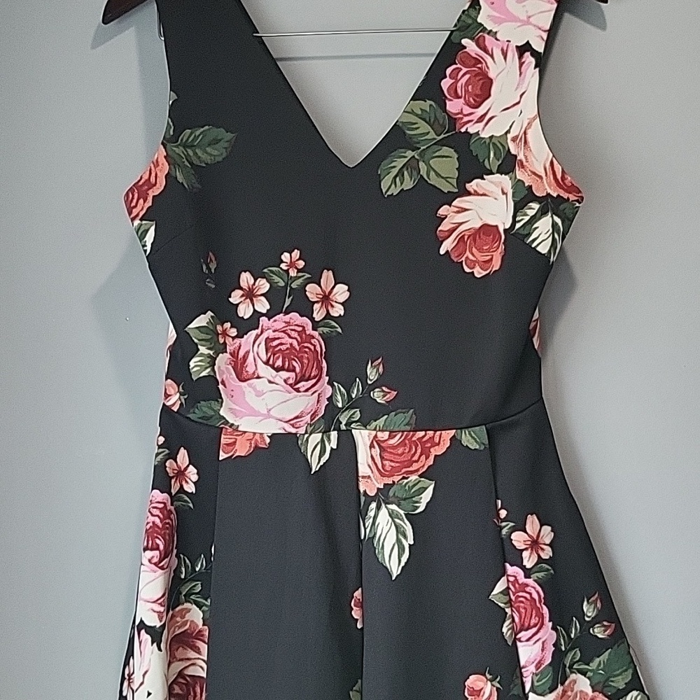 Sleeveless floral print summer dress - Picture 2 of 7
